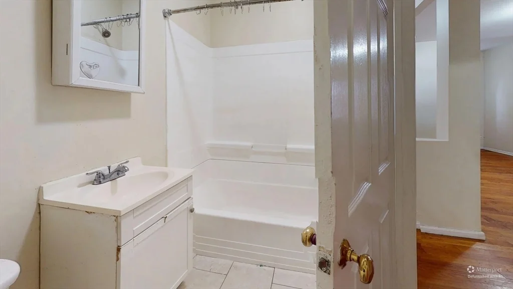 3 bed, 1 bath apartment for rent at 15-17 Langdon St Unit 15-1, South Boston — photo 9 of 12