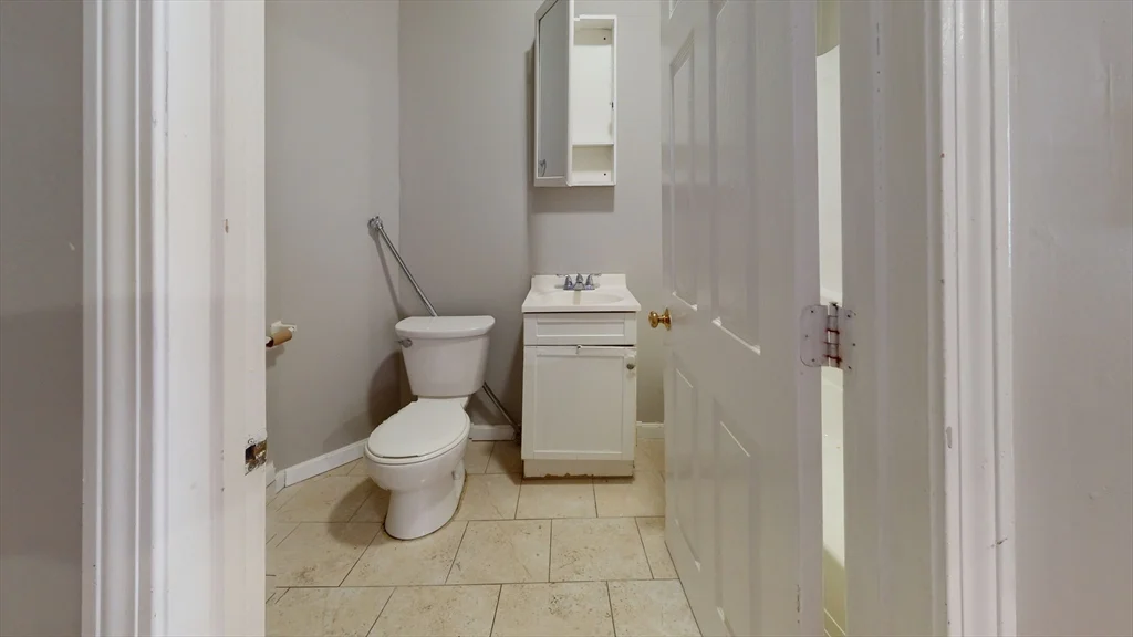 3 bed, 1 bath apartment for rent at 15-17 Langdon St Unit 15-1, South Boston — photo 10 of 12