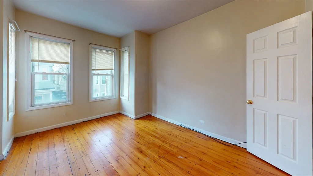 3 bed, 1 bath apartment for rent at 15-17 Langdon Unit 17-2, Roxbury — photo 3 of 8