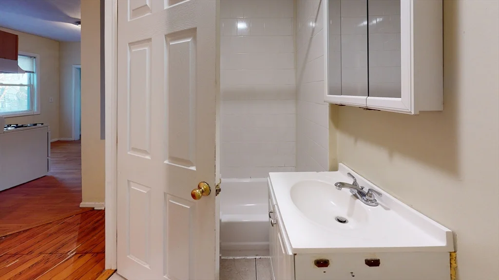 3 bed, 1 bath apartment for rent at 15-17 Langdon Unit 17-2, Roxbury — photo 7 of 8