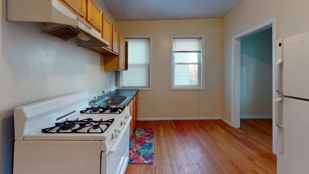 3 bed, 1 bath apartment for rent at 15-17 Langdon Unit 17-2, Roxbury — photo 2 of 8