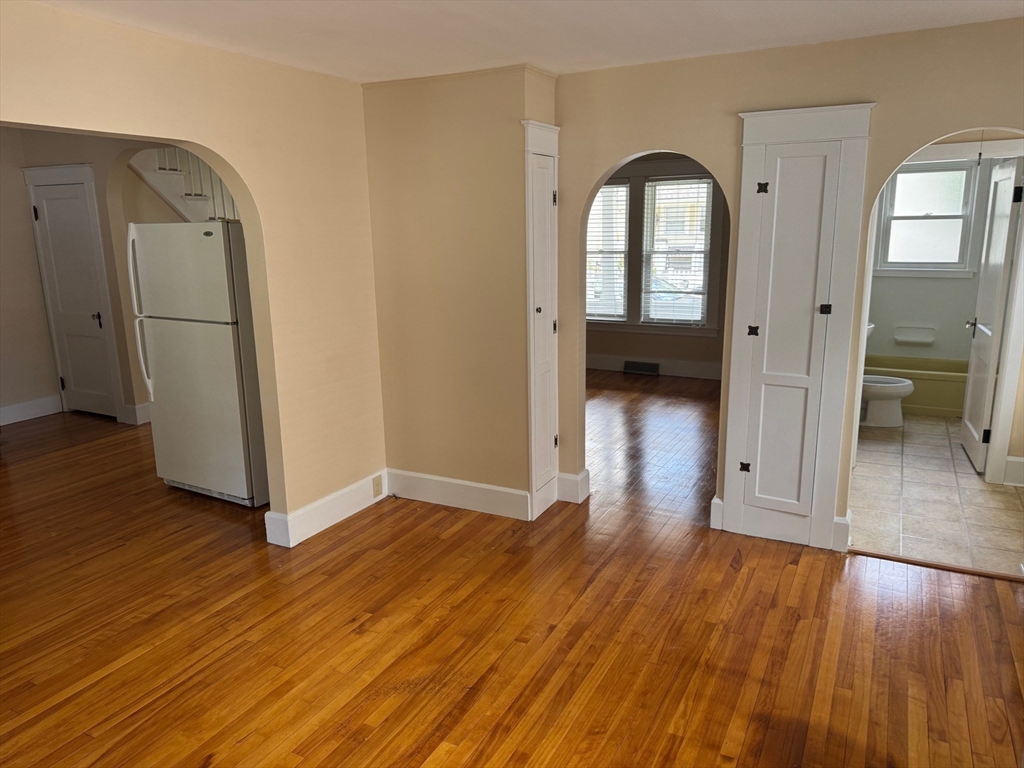 4 bed, 1 bath apartment for rent at 15-17 Orchard St Unit 15, Grafton — photo 5 of 12