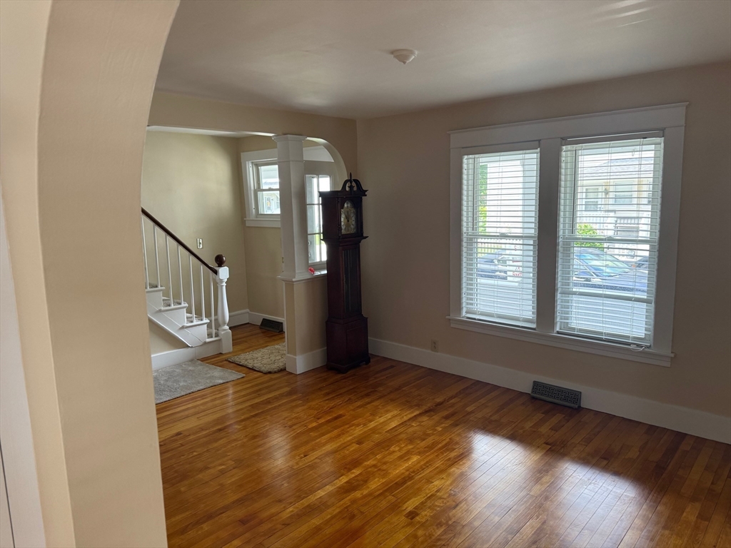 4 bed, 1 bath apartment for rent at 15-17 Orchard St Unit 15, Grafton — photo 6 of 12