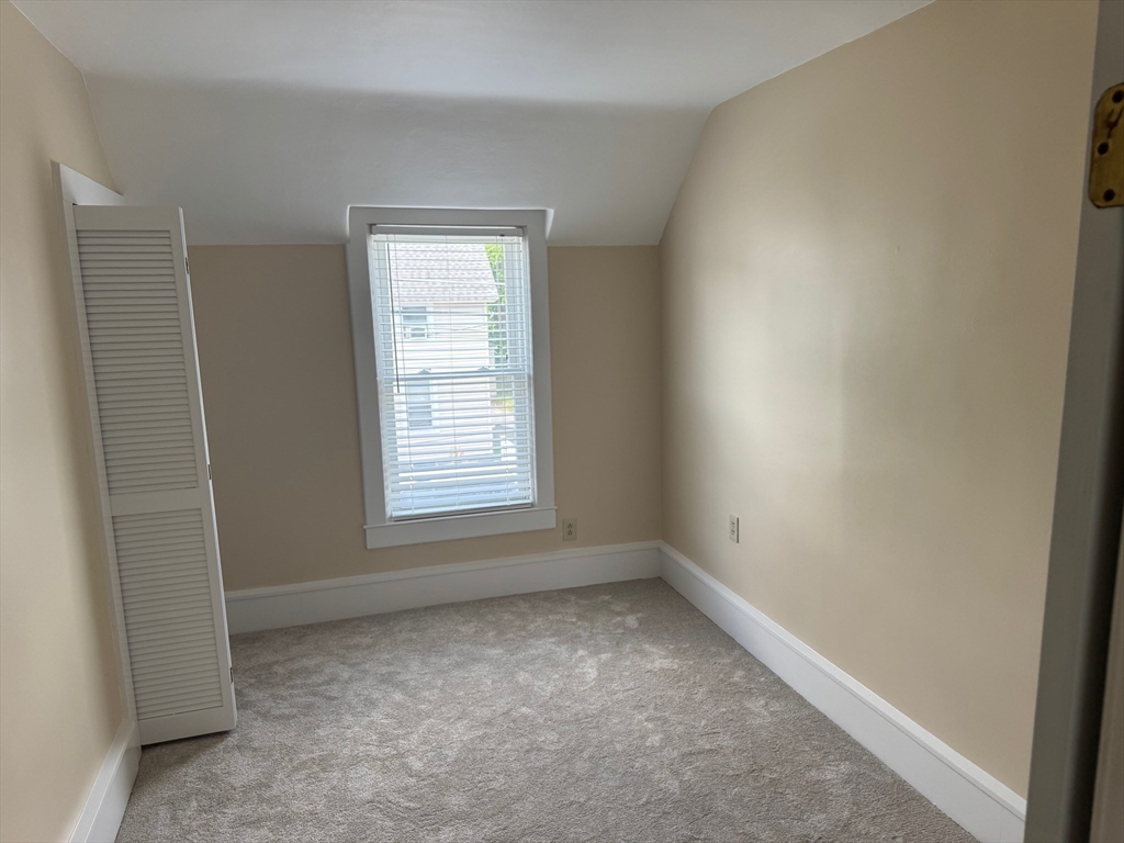4 bed, 1 bath apartment for rent at 15-17 Orchard St Unit 15, Grafton — photo 8 of 12