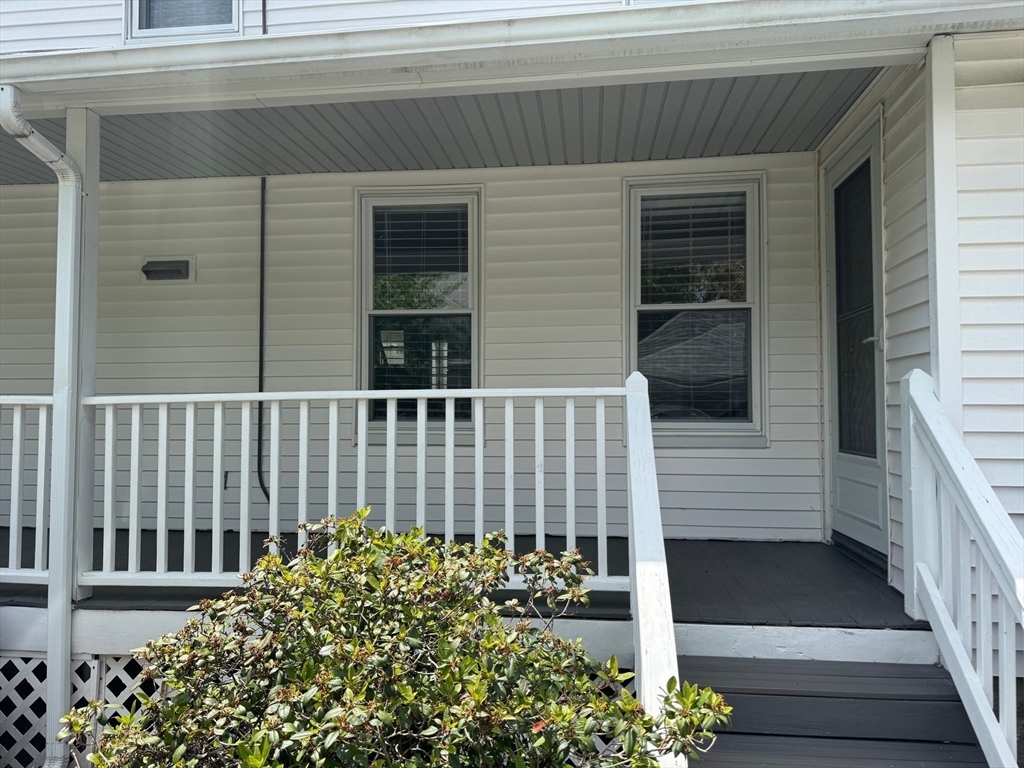 4 bed, 1 bath apartment for rent at 15-17 Orchard St Unit 15, Grafton — photo 9 of 12