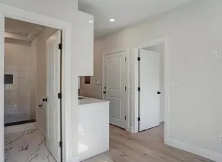 3 bed, 1 bath apartment for rent at 15-19 Bartlett Pl Unit 4, North End — photo 3 of 5