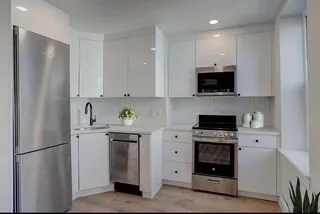 3 bed, 1 bath apartment for rent at 15-19 Bartlett Pl Unit 4, North End — photo 1 of 5