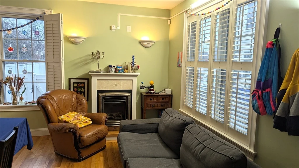 3 bed, 2 bath apartment for rent at 15-19 Vineland St Unit 19, Brighton — photo 4 of 13