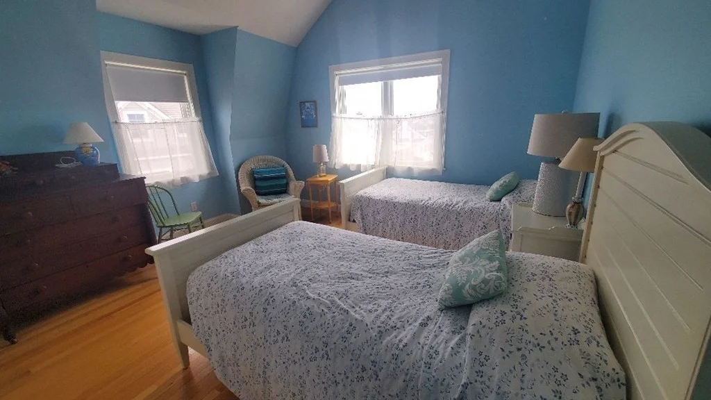 4 bed, 2 bath apartment for rent at 15 49th St Unit WINTER, Plum Island — photo 13 of 25