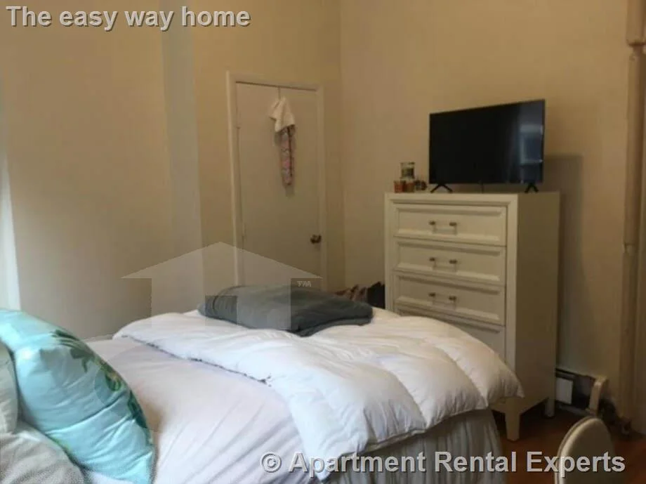 2 bed, 1 bath apartment for rent at 15 Aberdeen St Unit 2, Fenway — photo 11 of 15