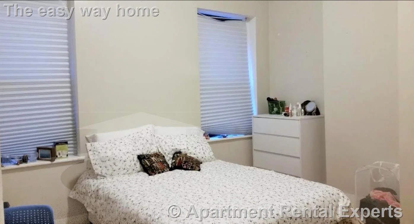 2 bed, 1 bath apartment for rent at 15 Aberdeen St Unit 2, Fenway — photo 2 of 15
