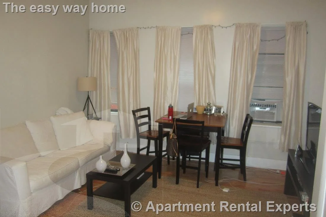 2 bed, 1 bath apartment for rent at 15 Aberdeen St Unit 2, Fenway — photo 3 of 15