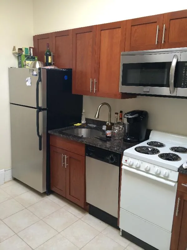 3 bed, 1 bath apartment for rent at 15 Aberdeen St Unit 6D, Fenway — photo 2 of 7
