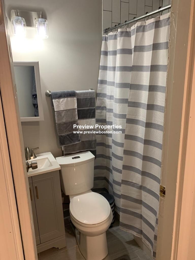 2 bed, 2 bath apartment for rent at 15 Aberdeen St Unit P, Fenway — photo 3 of 10