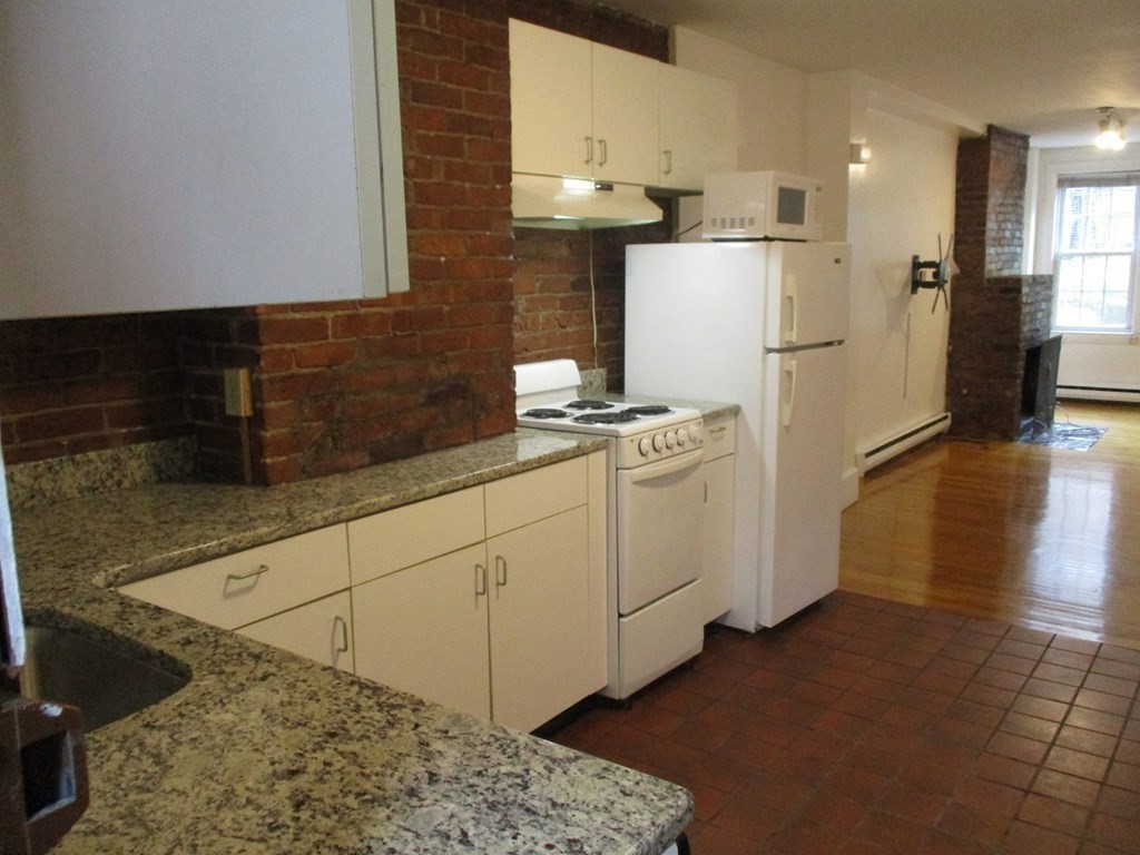 Studio bed, 1 bath apartment for rent at 15 Appleton St Unit A (No Fee), South End — photo 3 of 25