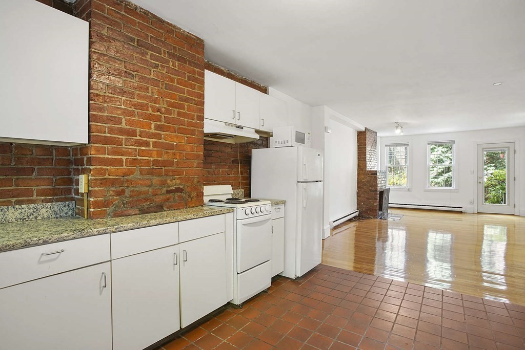 Studio bed, 1 bath apartment for rent at 15 Appleton St Unit A (No Fee), South End — photo 1 of 25