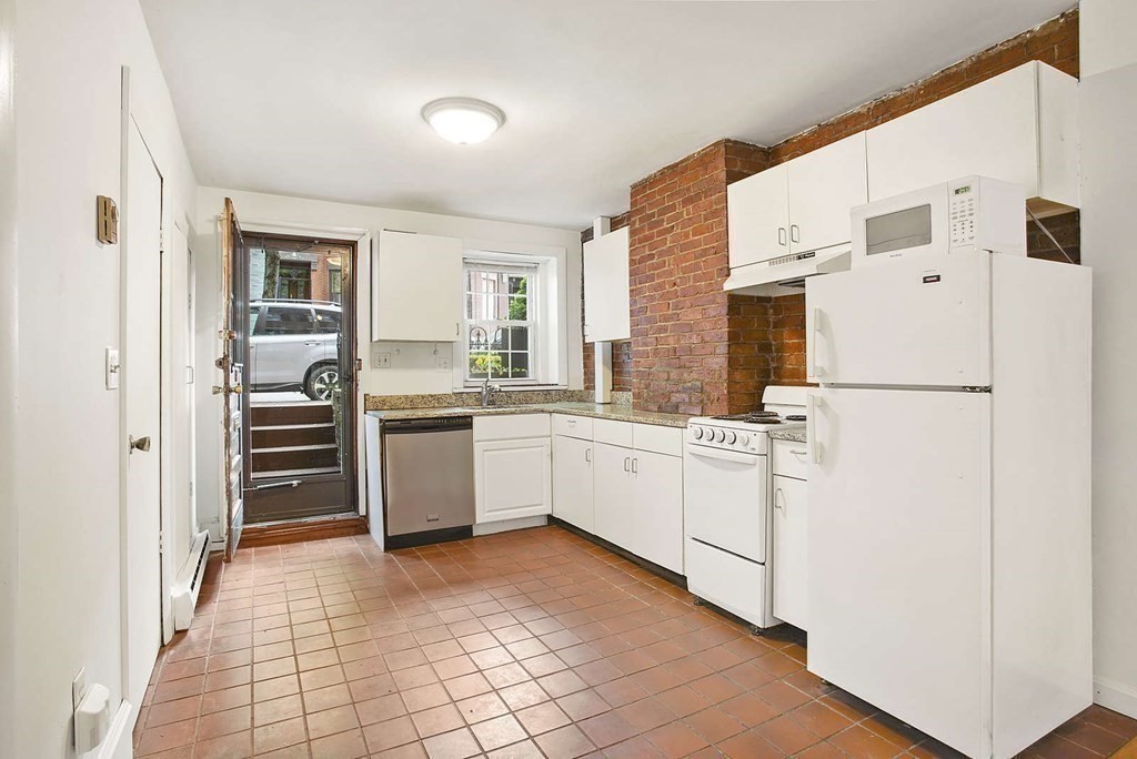 Studio bed, 1 bath apartment for rent at 15 Appleton St Unit A (No Fee), South End — photo 6 of 25