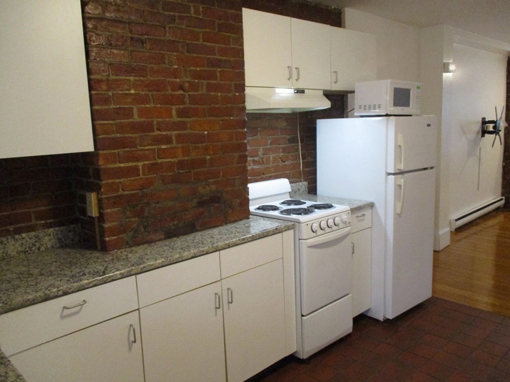Studio bed, 1 bath apartment for rent at 15 Appleton St Unit A (No Fee), South End — photo 4 of 25
