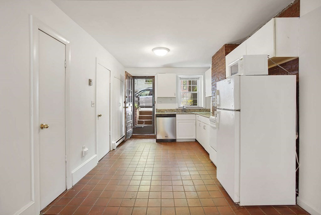 Studio bed, 1 bath apartment for rent at 15 Appleton St Unit A (No Fee), South End — photo 9 of 25