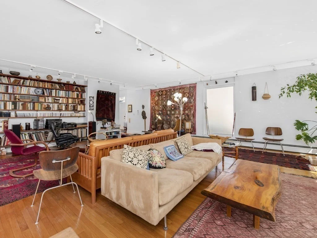 4 bed, 1 bath apartment for rent at 15 Arlington Unit 15, Cambridge — photo 4 of 28