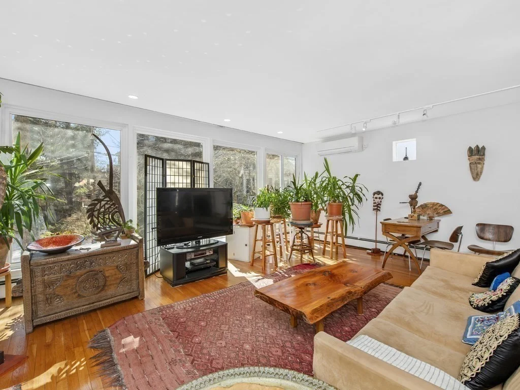 4 bed, 1 bath apartment for rent at 15 Arlington Unit 15, Cambridge — photo 1 of 28