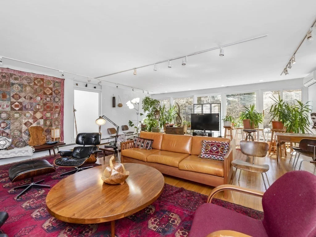 4 bed, 1 bath apartment for rent at 15 Arlington Unit 15, Cambridge — photo 3 of 28
