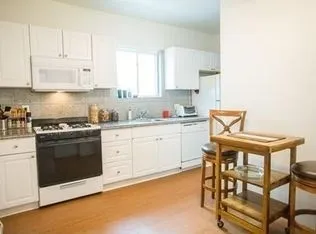 4 bed, 2 bath apartment for rent at 15 Ashford St Unit 01, Allston — photo 4 of 9