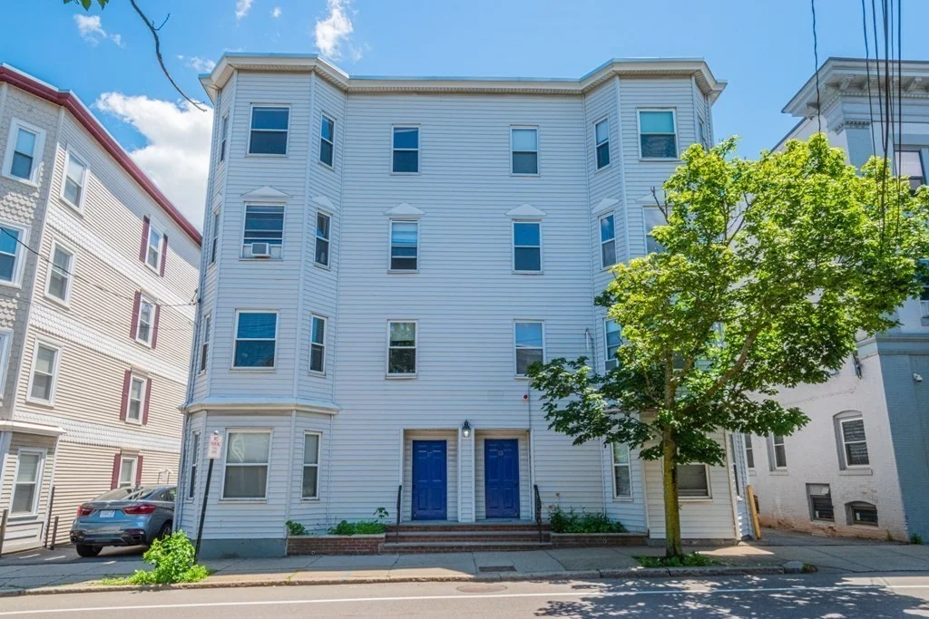 3 bed, 1 bath apartment for rent at 15 Aspinwall Ave Unit 3, Brookline — photo 1 of 25