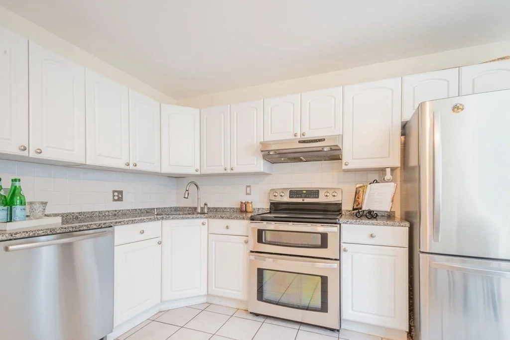3 bed, 1 bath apartment for rent at 15 Aspinwall Ave Unit 3, Brookline — photo 6 of 25