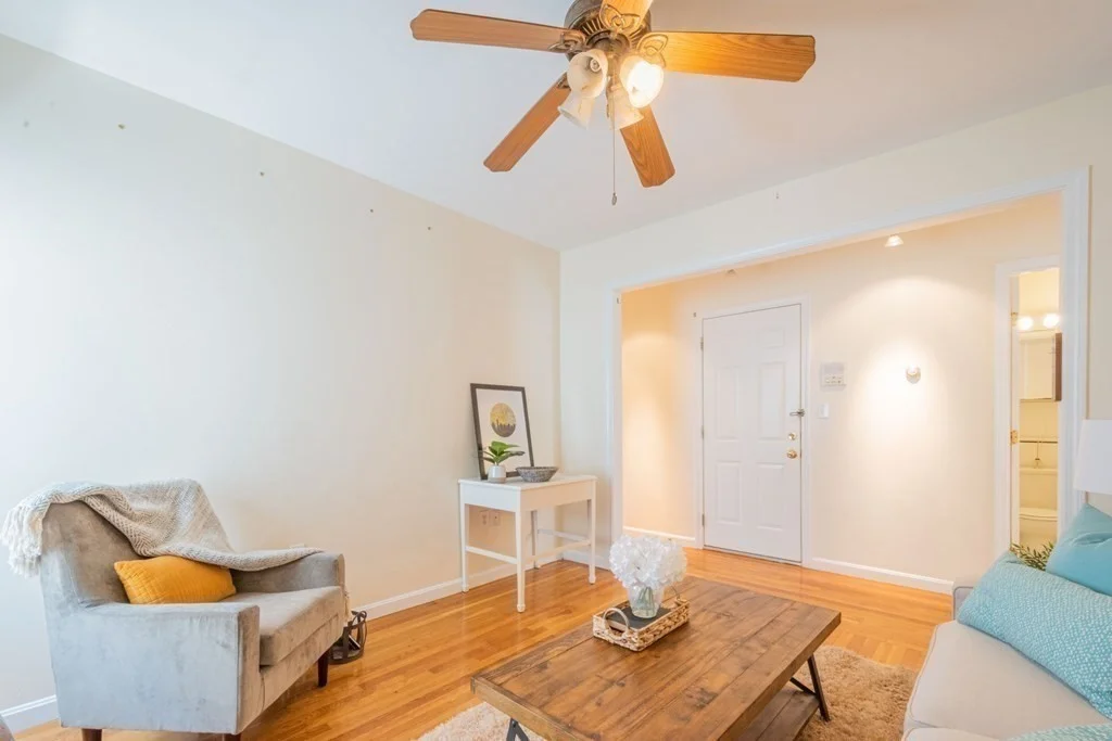 3 bed, 1 bath apartment for rent at 15 Aspinwall Ave Unit 3, Brookline — photo 5 of 25