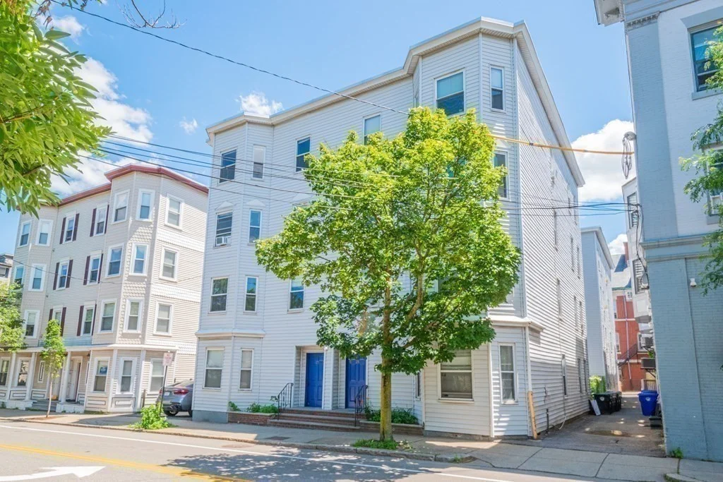 3 bed, 1 bath apartment for rent at 15 Aspinwall Ave Unit 3, Brookline — photo 23 of 25