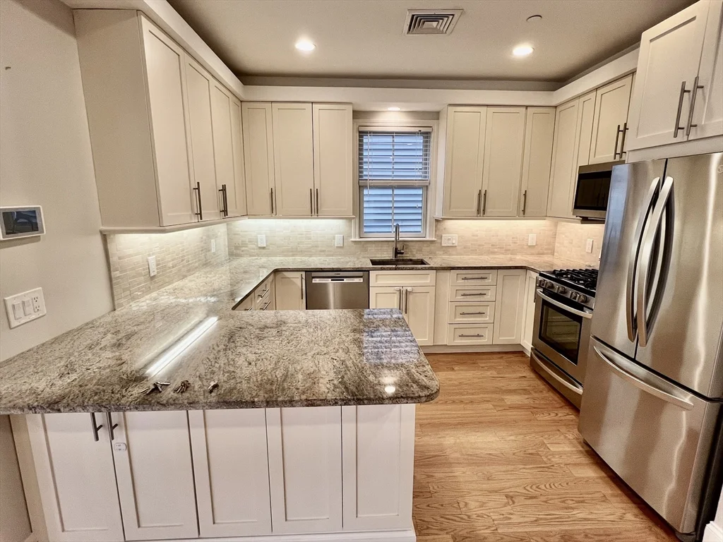 3 bed, 2 bath apartment for rent at 15 Athens St Unit 2, Cambridge — photo 2 of 12