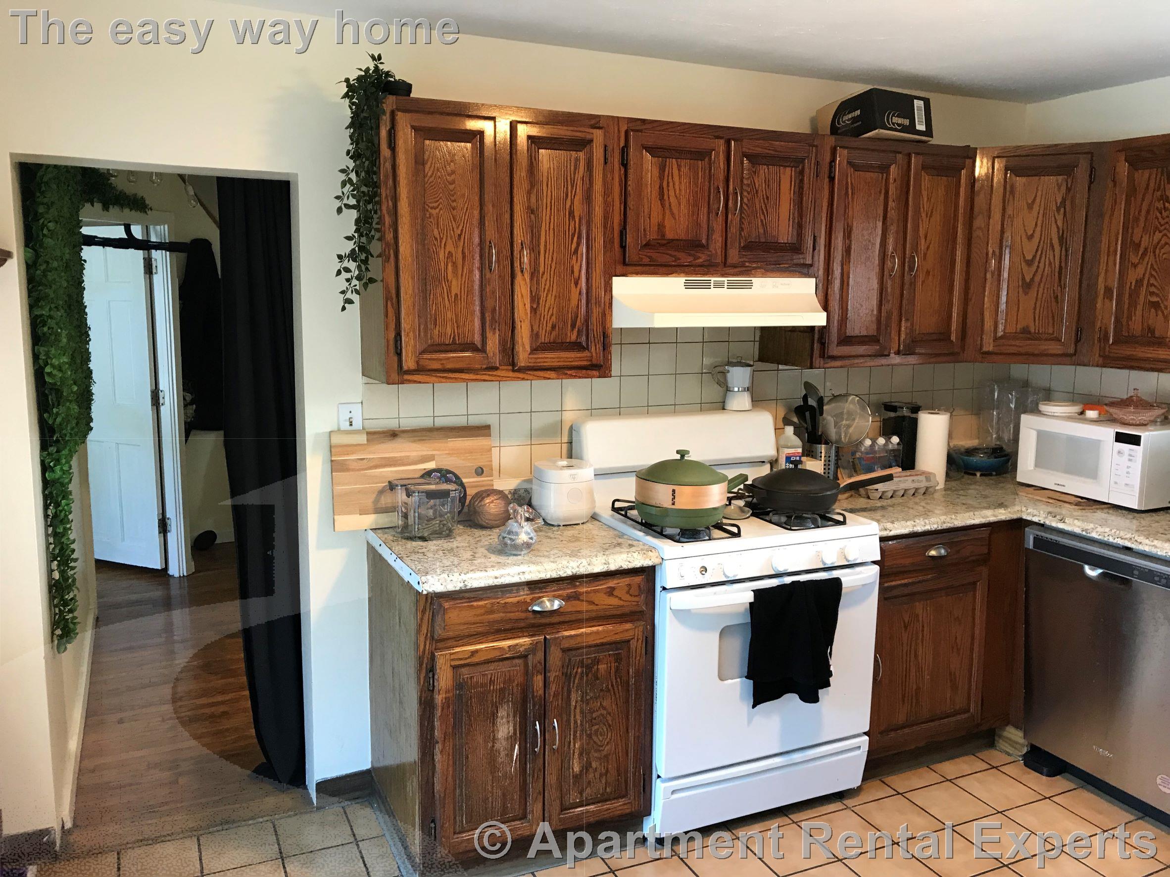 2 bed, 1 bath apartment for rent at 15 Auburn Ave Unit 2, East Somerville — photo 2 of 18