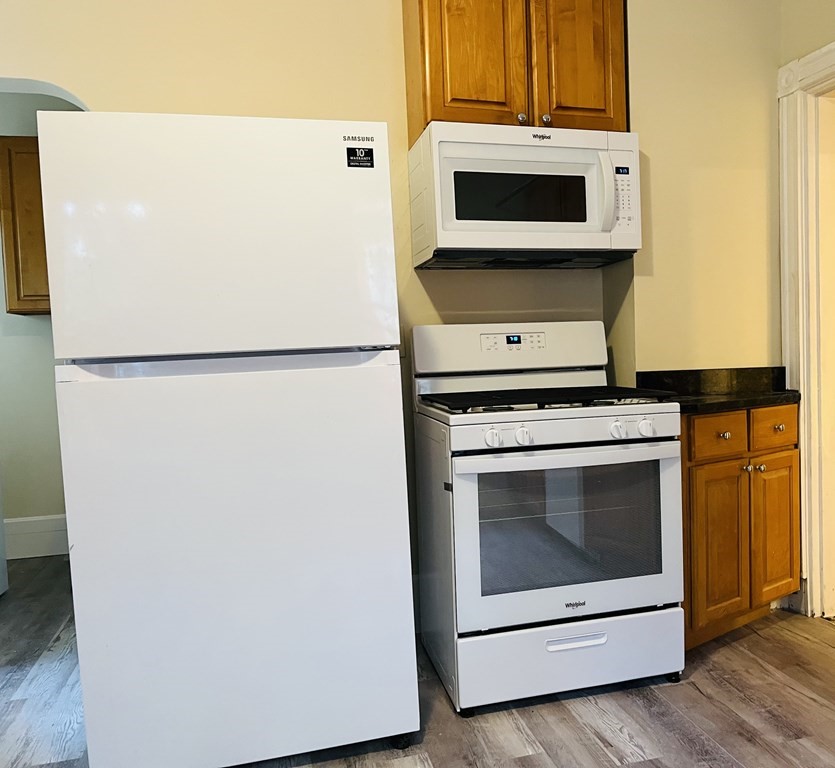 4 bed, 2 bath apartment for rent at 15 Auburn Unit A, Coolidge Corner — photo 6 of 16