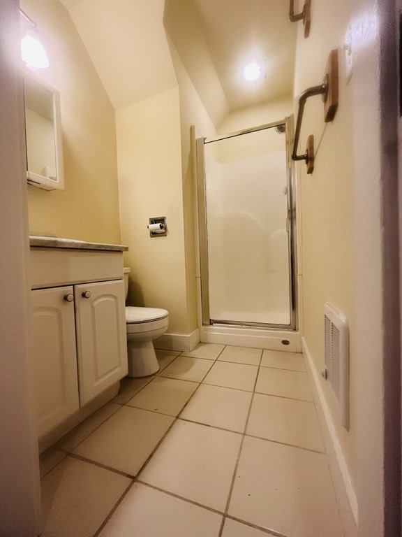4 bed, 2 bath apartment for rent at 15 Auburn Unit A, Coolidge Corner — photo 14 of 16