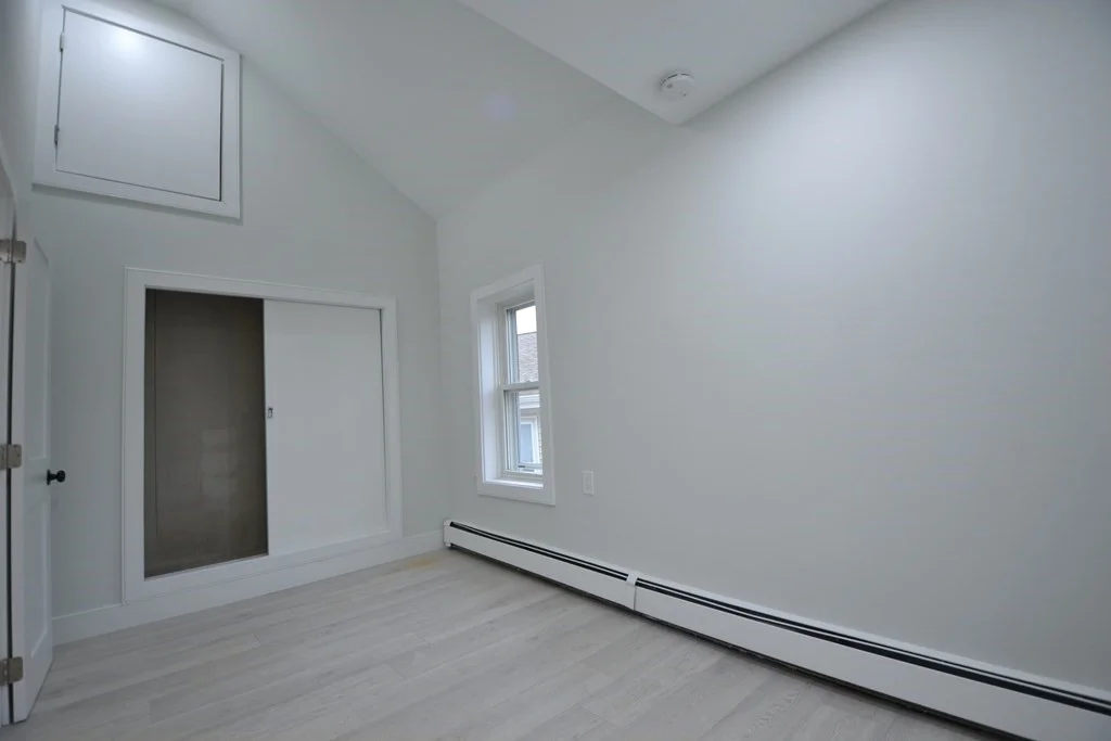 2 bed, 1 bath apartment for rent at 15 Avalon St, Beachmont — photo 6 of 14