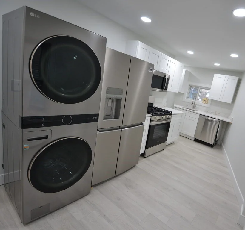 2 bed, 1 bath apartment for rent at 15 Avalon St, Beachmont — photo 3 of 14