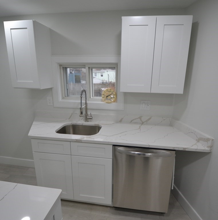 2 bed, 1 bath apartment for rent at 15 Avalon St Unit 0, Revere — photo 5 of 14