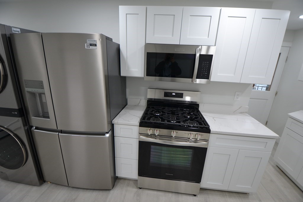 2 bed, 1 bath apartment for rent at 15 Avalon St Unit 0, Revere — photo 4 of 14