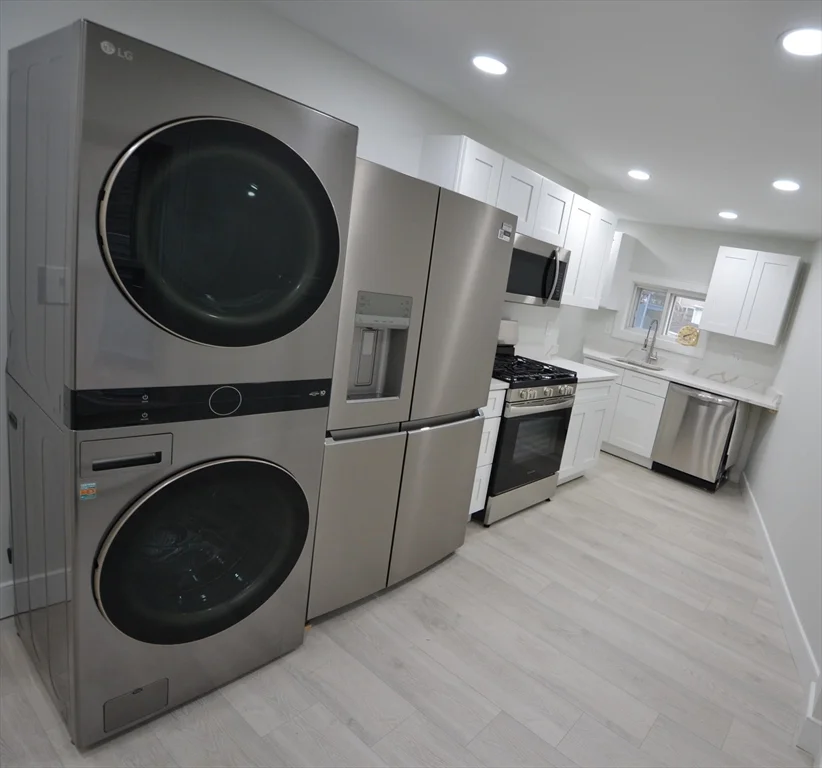 2 bed, 1 bath apartment for rent at 15 Avalon St Unit 15, Revere — photo 3 of 13