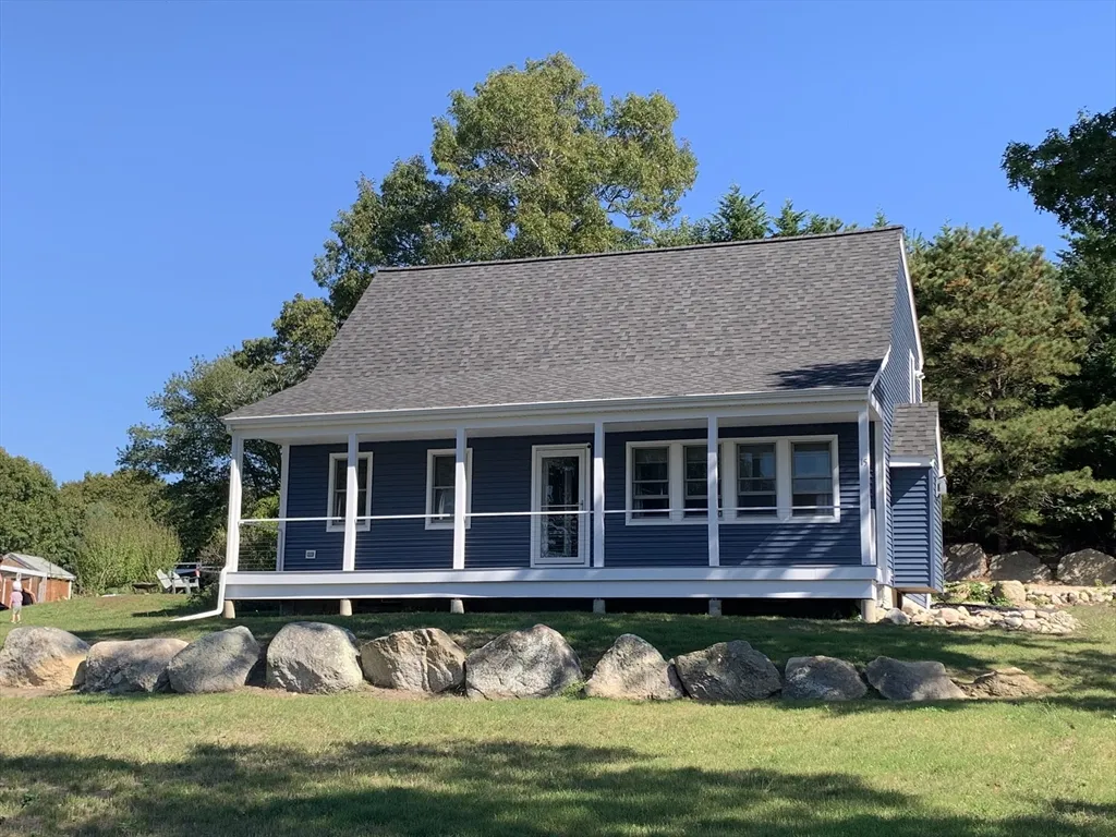 3 bed, 2 bath apartment for rent at 15 Avenue A St, Wareham — photo 1 of 27