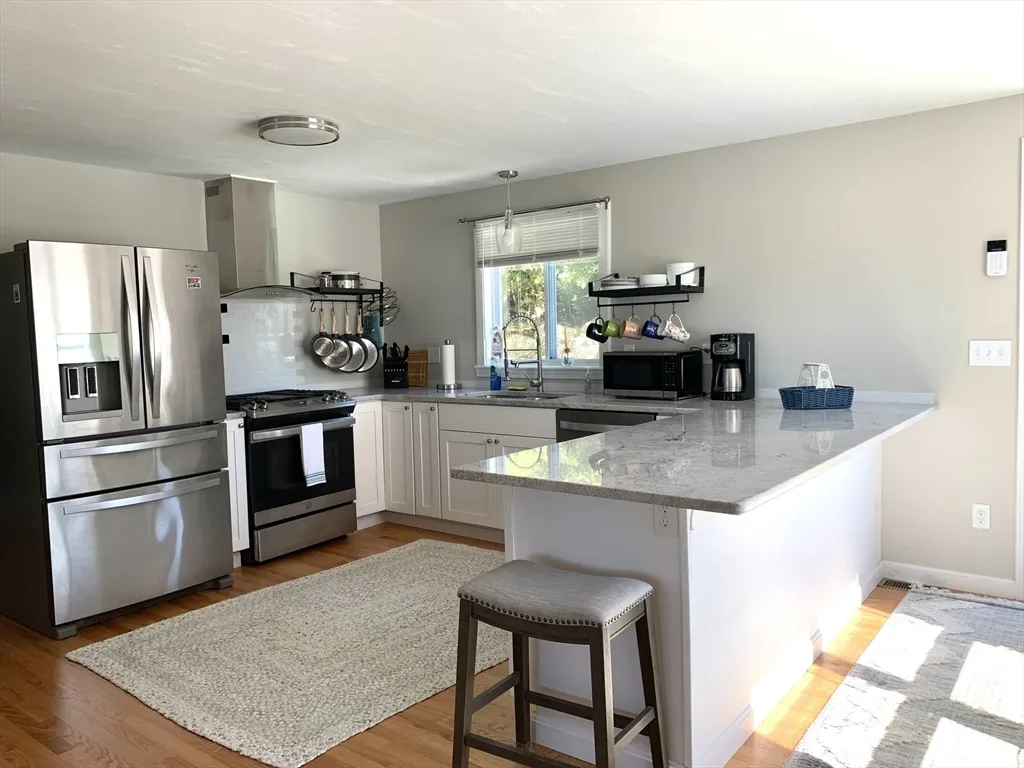 3 bed, 2 bath apartment for rent at 15 Avenue A St, Wareham — photo 11 of 27