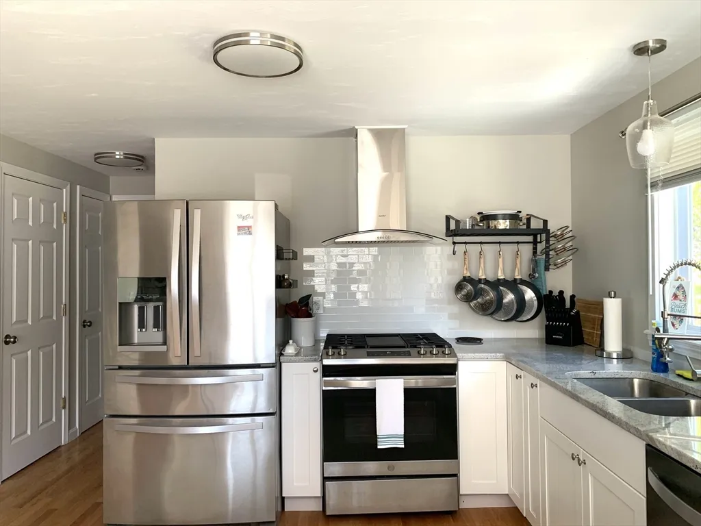 3 bed, 2 bath apartment for rent at 15 Avenue A St, Wareham — photo 12 of 27