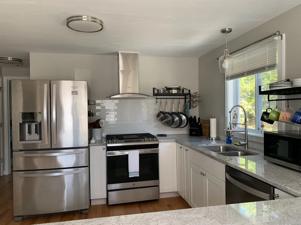 3 bed, 2 bath apartment for rent at 15 Avenue A St, Wareham — photo 13 of 27