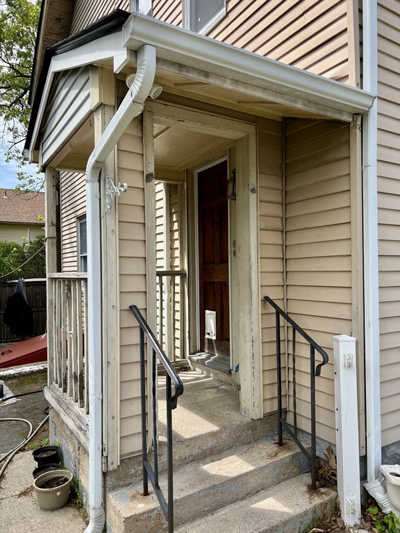 3 bed, 2 bath apartment for rent at 15 Baltic St Unit 2, Attleboro — photo 2 of 16
