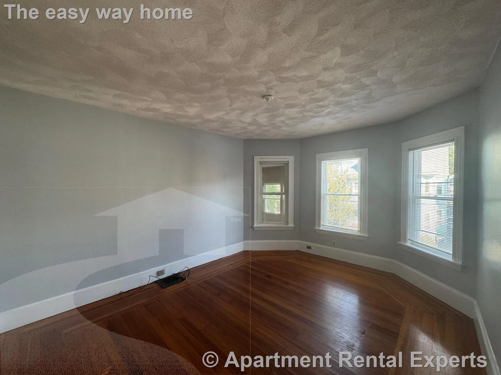 5 bed, 2 bath apartment for rent at 15 Bay State Ave Unit 2, Davis Square — photo 5 of 24
