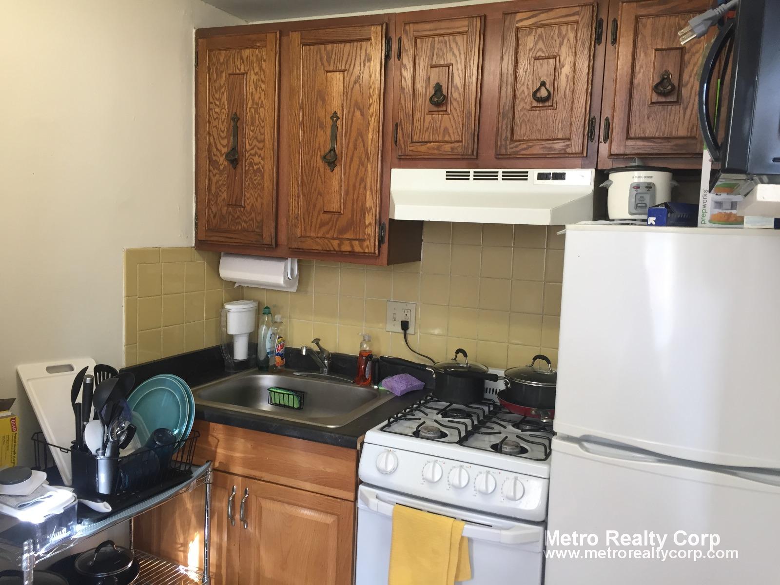 1 bed, 1 bath apartment for rent at 15 Bay State Rd Unit 3, Fenway — photo 8 of 15