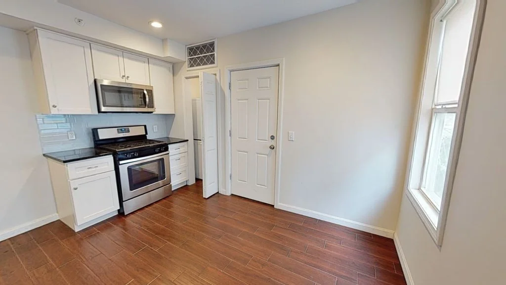 3 bed, 1 bath apartment for rent at 15 Bayside St Unit 2, Dorchester — photo 2 of 24