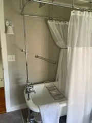 4 bed, 2 bath apartment for rent at 15 Beach St, Siasconset — photo 17 of 21