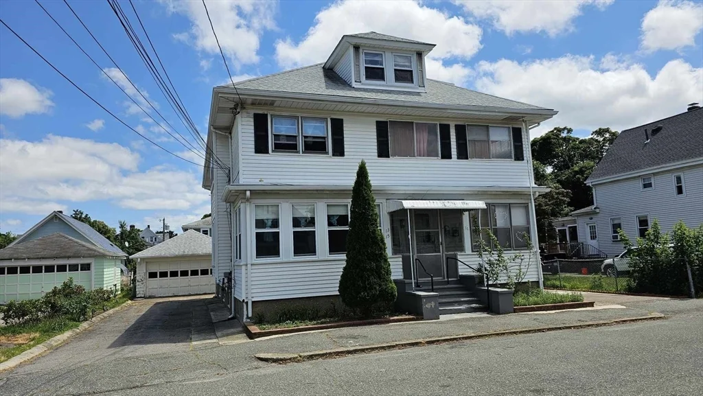 4 bed, 1 bath apartment for rent at 15 Beacon St Unit 1st floor, Quincy — photo 1 of 13